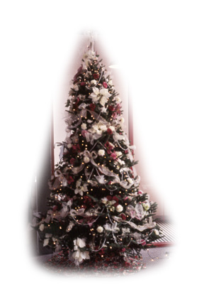 decoratedtree.jpg (43292 bytes)